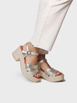 Toni Pons Cuñas Altas | Plataformas | AINOA - Alpargata de mujer de piel con acabado brillante | AINOA