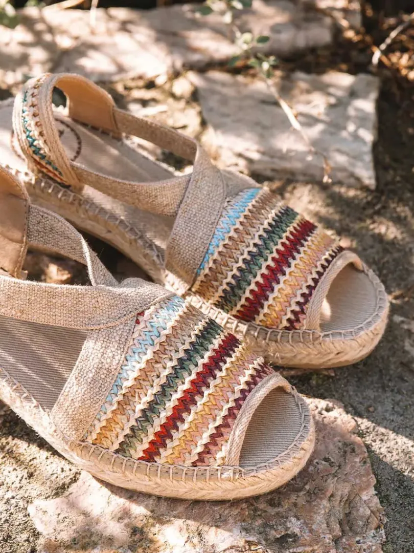 Toni Pons Cuñas Medias | Abiertas | DELMI-MA - Alpargata de mujer en rafia multicolor con tacón ancho | DELMI-MA