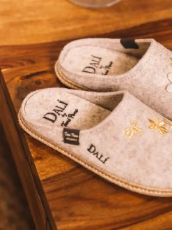 Toni Pons Slippers | GESSAMI - Zapatillas de casa de mujer inspiradas en la obra de Salvador Dalí | GESSAMI
