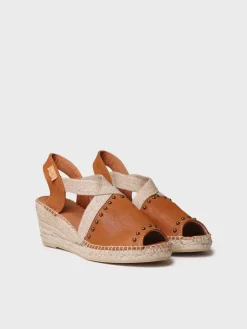 Toni Pons Cuñas Medias | Cerradas | MADRID - Alpargata de mujer en piel con cuña, tachuelas y elásticos | MADRID