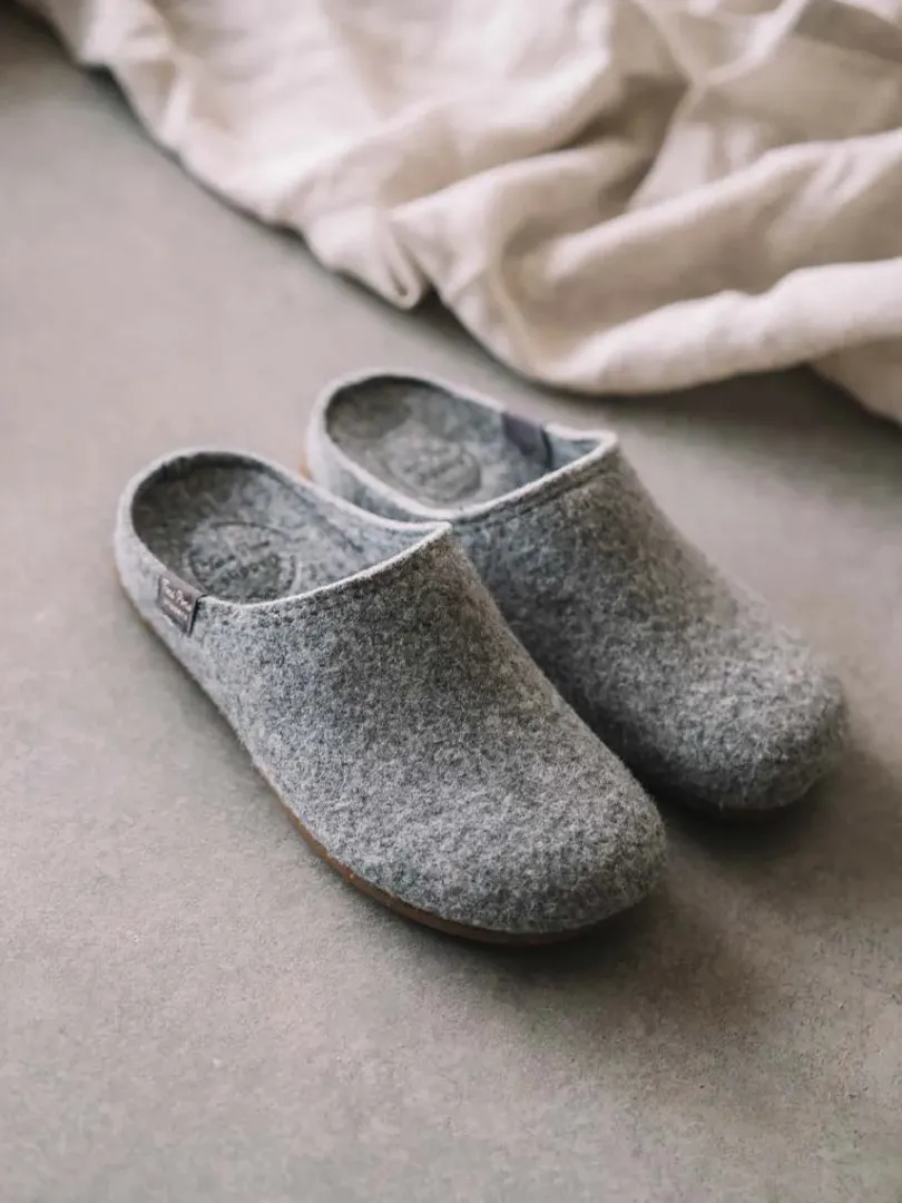 Toni Pons Slippers | MONA-FR - Zapatilla tipo zueco para mujer en fieltro reciclado | MONA-FR