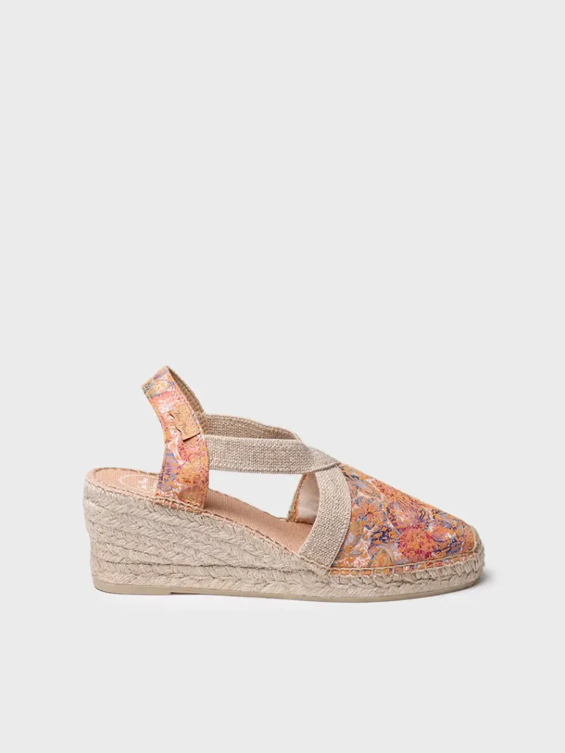 Toni Pons Cuñas Medias | Cerradas | TELVA-LL - Alpargata de mujer en piel estampada con cuña y elásticos | TELVA-LL