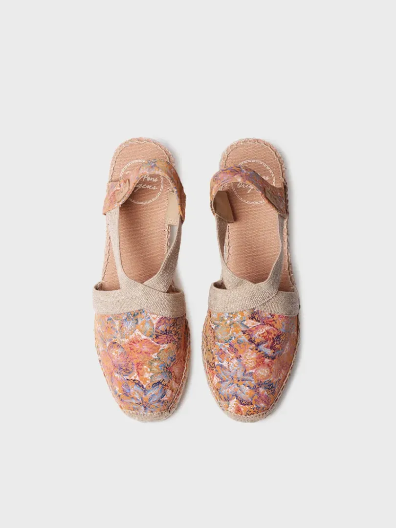 Toni Pons Cuñas Medias | Cerradas | TELVA-LL - Alpargata de mujer en piel estampada con cuña y elásticos | TELVA-LL